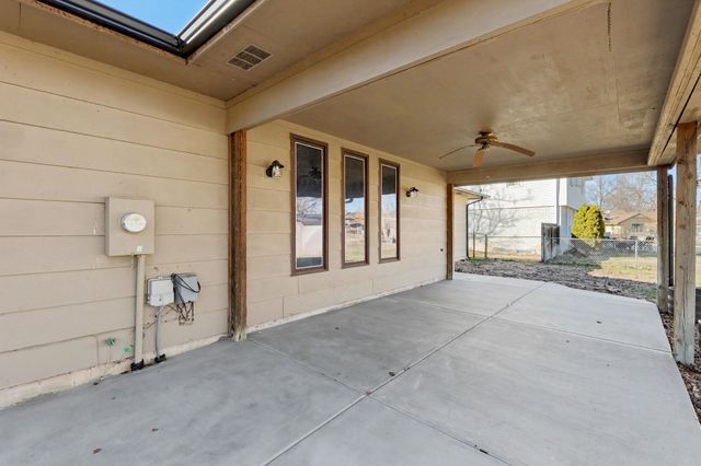 134 S Dexter Ave, Valley Center, KS 67147