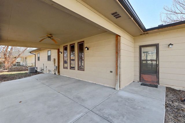 134 S Dexter Ave, Valley Center, KS 67147