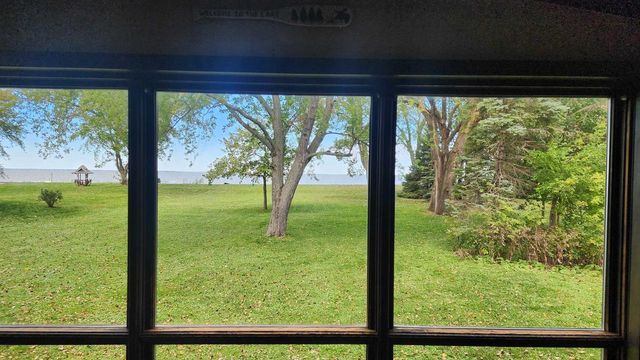 2829 EAST SHORE DRIVE, Green Bay, WI 54302