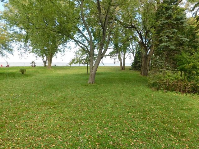 2829 EAST SHORE DRIVE, Green Bay, WI 54302