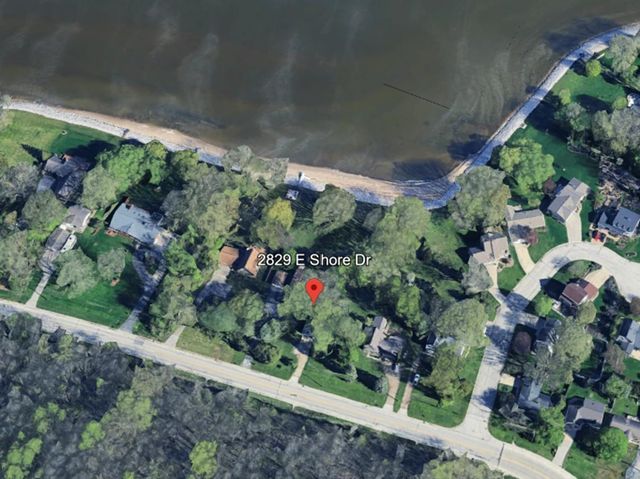 2829 EAST SHORE DRIVE, Green Bay, WI 54302