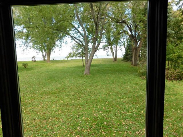 2829 EAST SHORE DRIVE, Green Bay, WI 54302