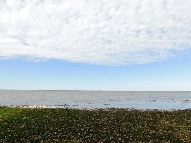 2829 EAST SHORE DRIVE, Green Bay, WI 54302