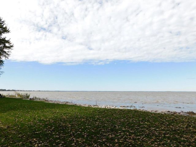 2829 EAST SHORE DRIVE, Green Bay, WI 54302