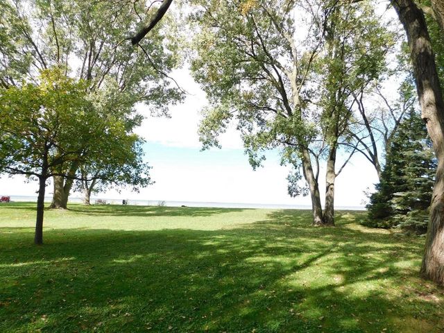 2829 EAST SHORE DRIVE, Green Bay, WI 54302