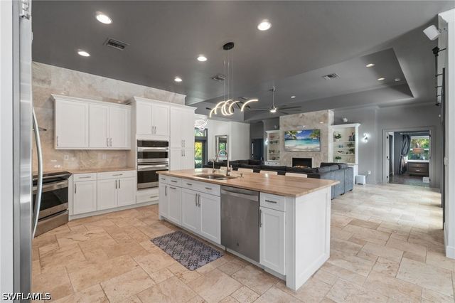 5420 Boxwood WAY, Naples, FL 34116