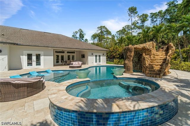 5420 Boxwood WAY, Naples, FL 34116