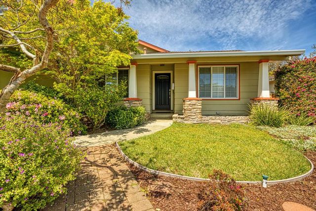 114 Seaborg Place, Santa Cruz, CA 95060