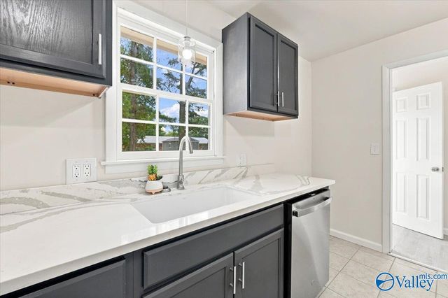 1306 Garth Avenue SW, Decatur, AL 35601