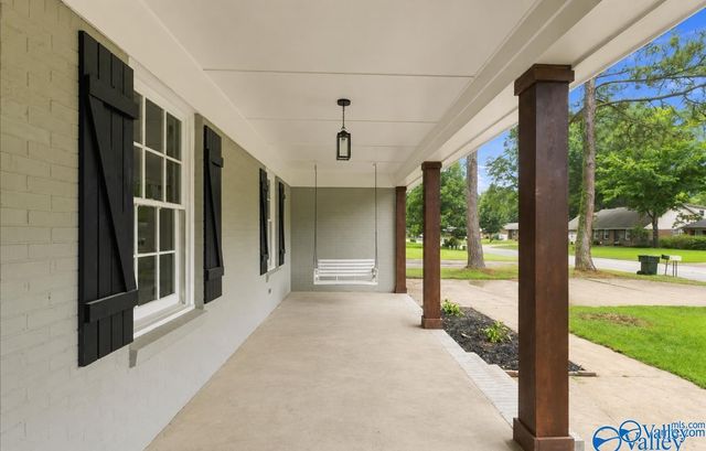 1306 Garth Avenue SW, Decatur, AL 35601
