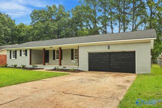 1306 Garth Avenue SW, Decatur, AL 35601
