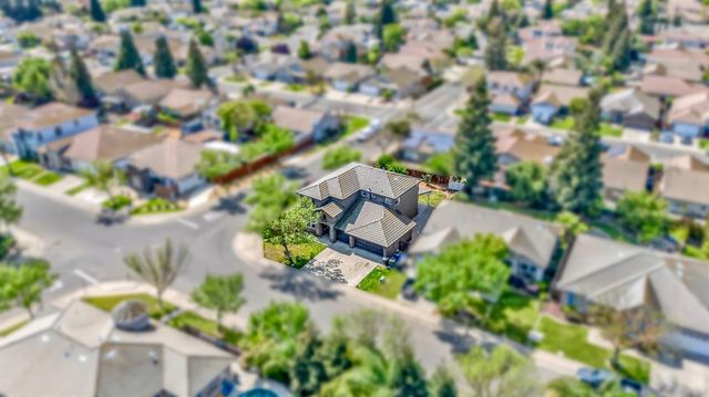 3437 Summer Dr, Modesto, CA 95355