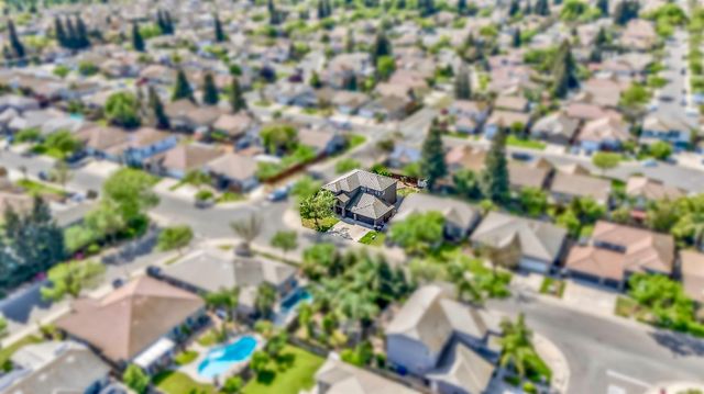 3437 Summer Dr, Modesto, CA 95355