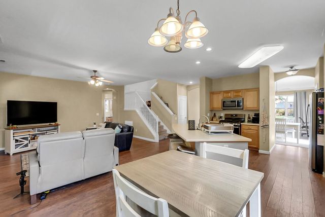 3437 Summer Dr, Modesto, CA 95355