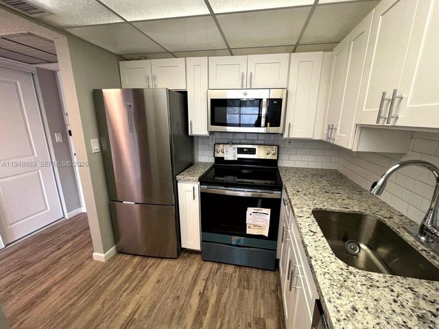 210 172nd St 234, Sunny Isles Beach, FL 33160