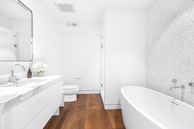 15 Union Wharf 15, Boston, MA 02109