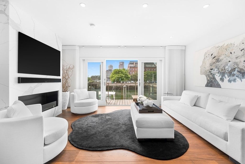 15 Union Wharf 15, Boston, MA 02109