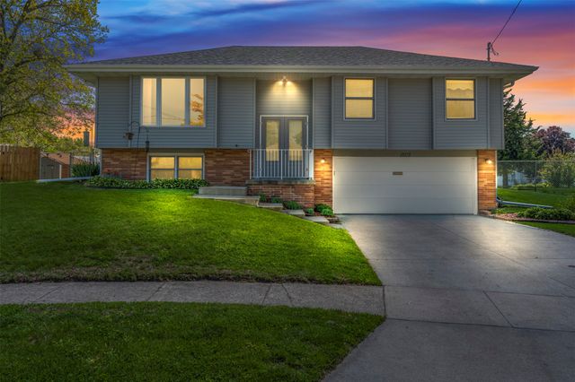 1503 N 5th Avenue E, Newton, IA 50208