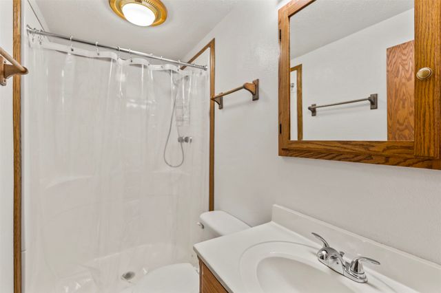 1503 N 5th Avenue E, Newton, IA 50208