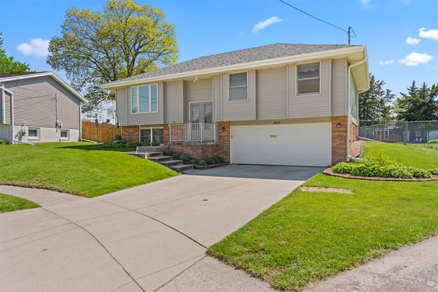 1503 N 5th Avenue E, Newton, IA 50208
