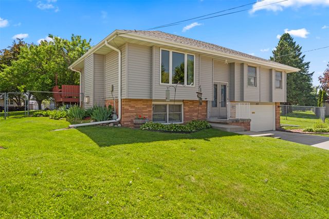 1503 N 5th Avenue E, Newton, IA 50208