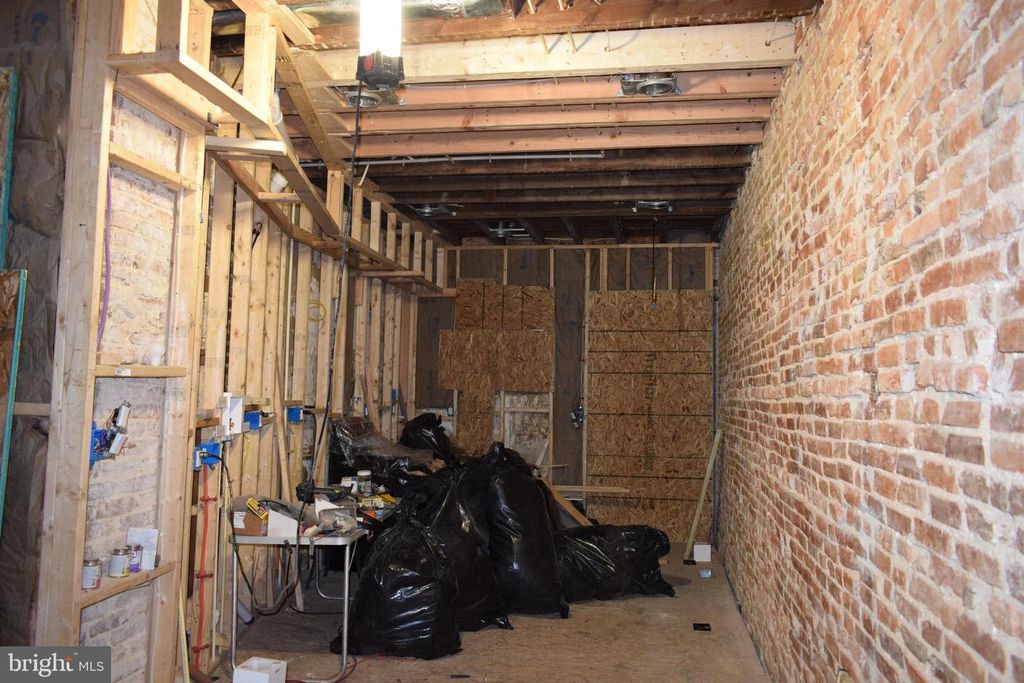 Image 3 of property listing at 1639 APPLETON ST, Baltimore, MD 21217