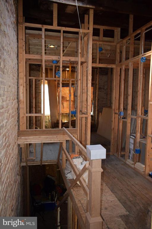 Image 6 of property listing at 1639 APPLETON ST, Baltimore, MD 21217