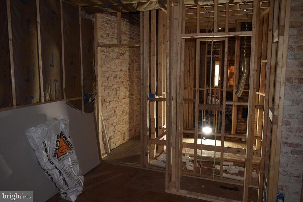 Image 8 of property listing at 1639 APPLETON ST, Baltimore, MD 21217