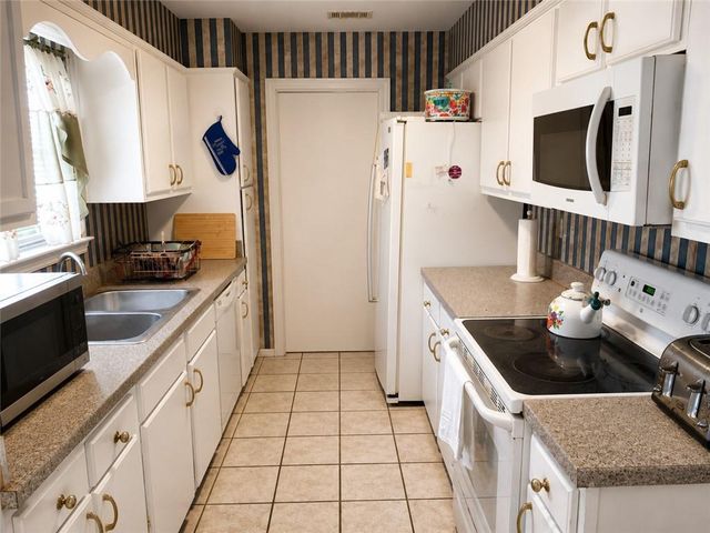 1632 Longwood Court, Mobile, AL 36609