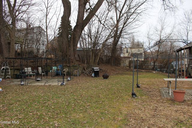 7-11 Forbes Avenue, Rensselaer, NY 12144