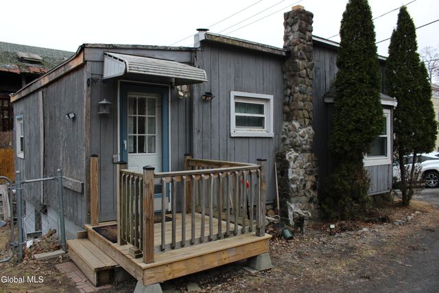 7-11 Forbes Avenue, Rensselaer, NY 12144