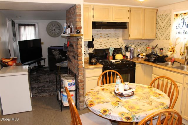 7-11 Forbes Avenue, Rensselaer, NY 12144