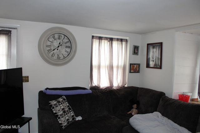 7-11 Forbes Avenue, Rensselaer, NY 12144