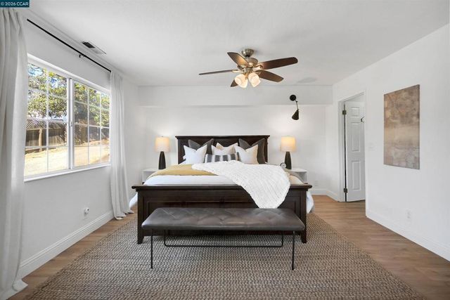 30 Bishop, Crockett, CA 94525