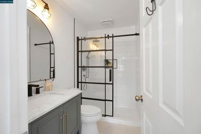 30 Bishop, Crockett, CA 94525