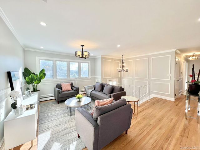 88 Stewart Avenue, Hicksville, NY 11801