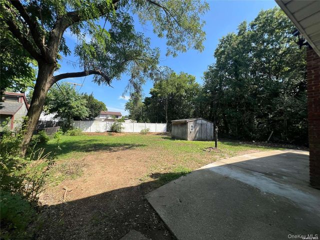 88 Stewart Avenue, Hicksville, NY 11801