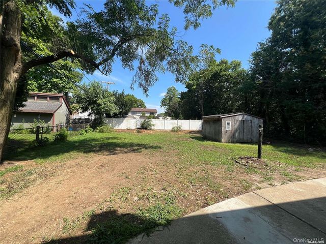 88 Stewart Avenue, Hicksville, NY 11801