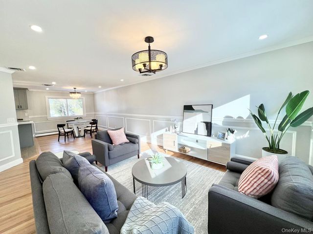88 Stewart Avenue, Hicksville, NY 11801