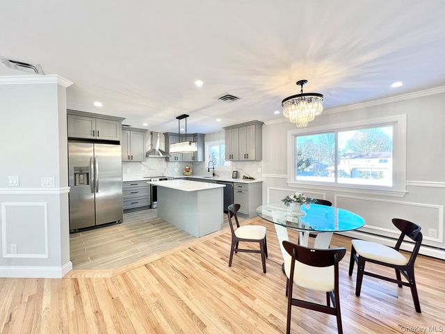88 Stewart Avenue, Hicksville, NY 11801