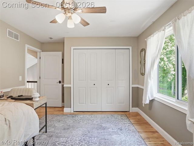 11127 Minnfrank Drive, Utica, MI 48316