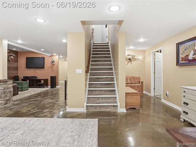 11127 Minnfrank Drive, Utica, MI 48316