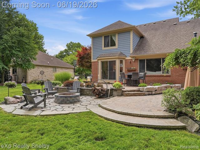 11127 Minnfrank Drive, Utica, MI 48316
