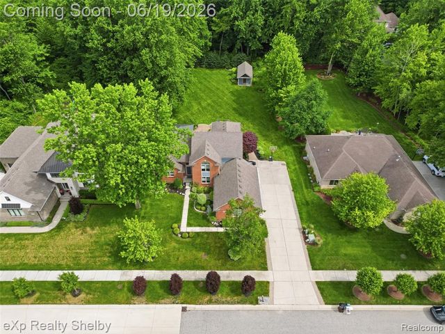 11127 Minnfrank Drive, Utica, MI 48316
