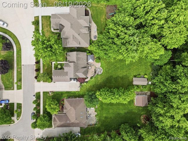 11127 Minnfrank Drive, Utica, MI 48316