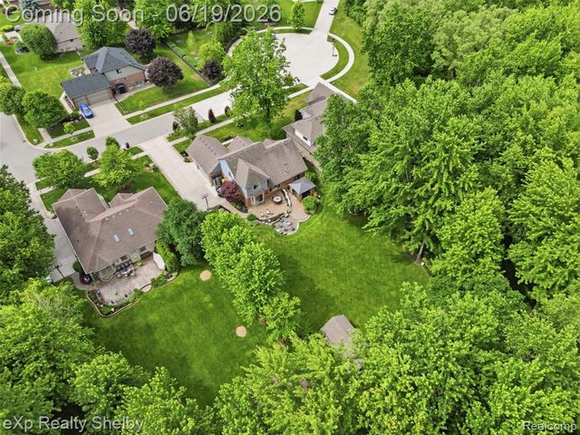 11127 Minnfrank Drive, Utica, MI 48316