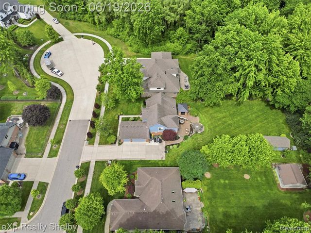 11127 Minnfrank Drive, Utica, MI 48316