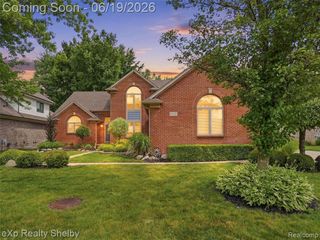 11127 Minnfrank Drive, Utica, MI 48316