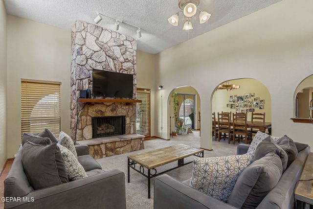 6064 BANDOLERO Drive, El Paso, TX 79912