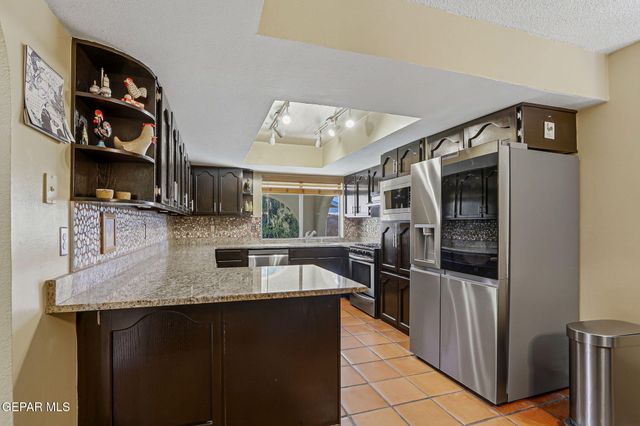 6064 BANDOLERO Drive, El Paso, TX 79912